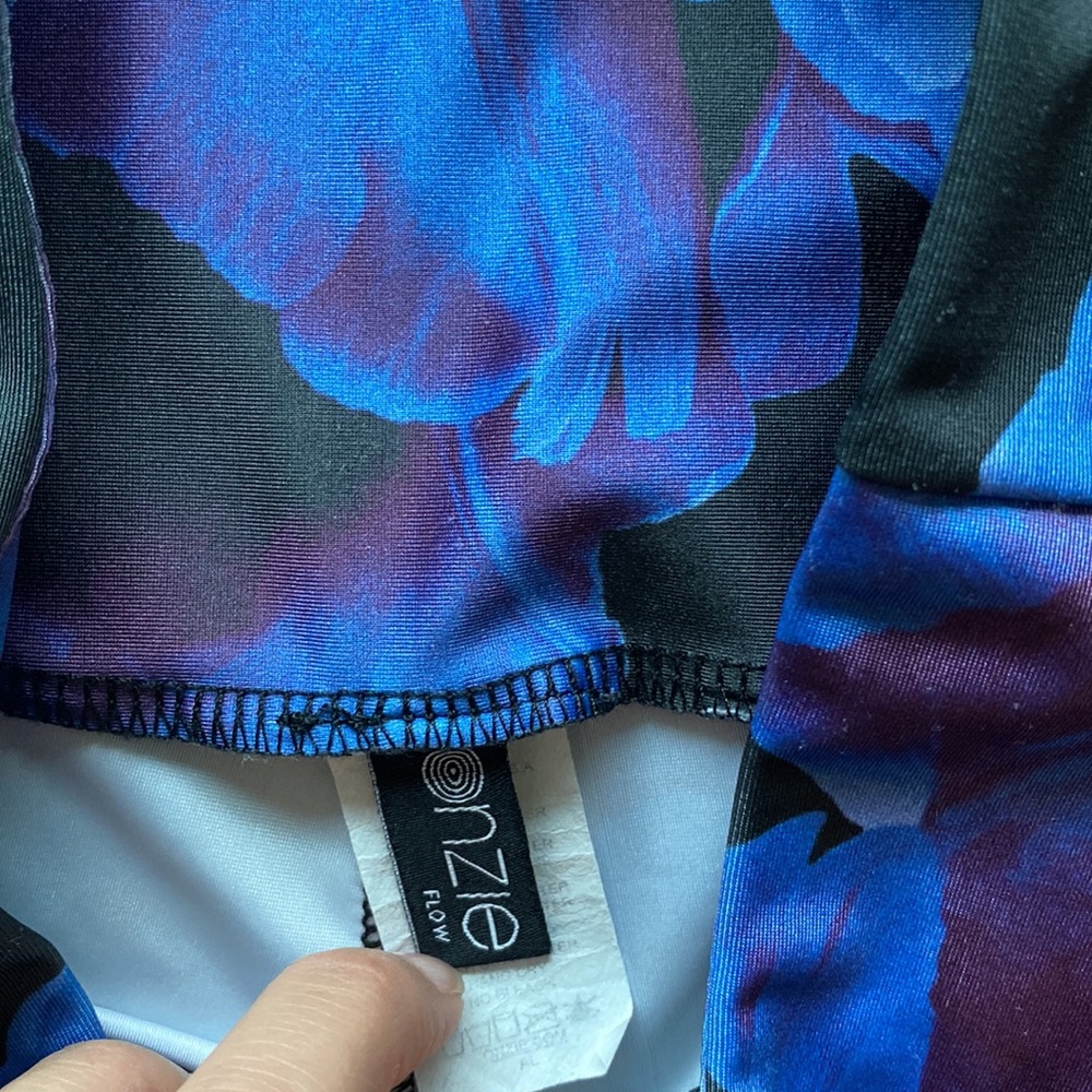 SOLD Onzie HR Floral Print Legging - Picture 6 of 7
